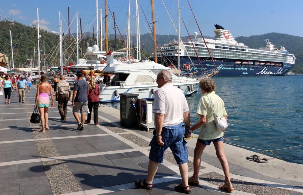 YOLCU GEMIZI MAIN SCHIFF MARMARISTE